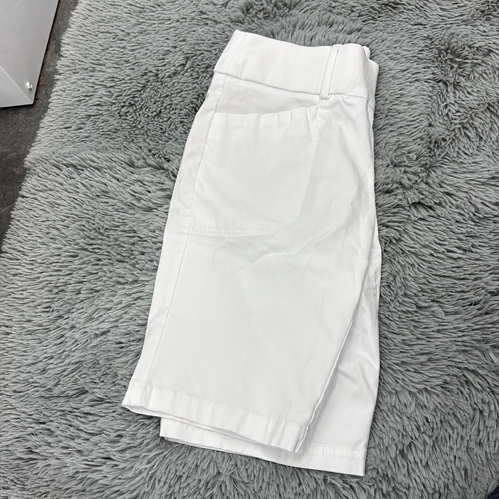 Callaway White Flat Front Shorts Crisp Viscose Blend Elastic Waist Golf Womens M - Picture 2 of 16